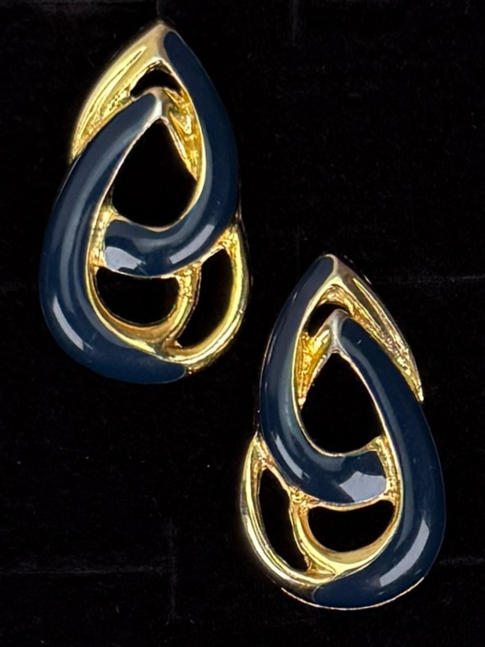 Pretty vintage, goldtone and navy enamel pierced earrings